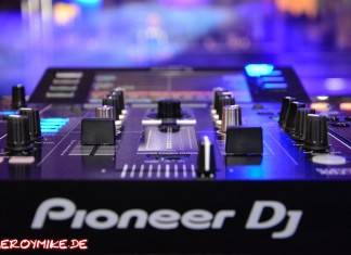 Foto Shop Events in Fulda zu sehen ist ein Mischpult von Pioneer