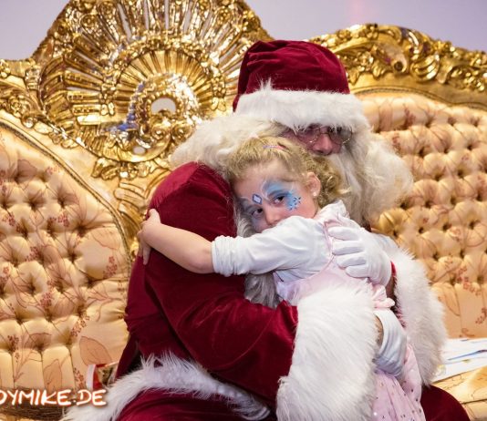 Leuchtende Kinderaugen bei der Familienfeier von Dr. Al-Hami 2017 Leuchtende Kinderaugen bei der Familienfeier von Dr. Al-Hami 2017