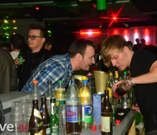 Sonic pres. PLAY HOUZE @ Club Nachbar Sonic pres. PLAY HOUZE Weitere Bilder von mir findet ihr unter www.shooting-star.eu